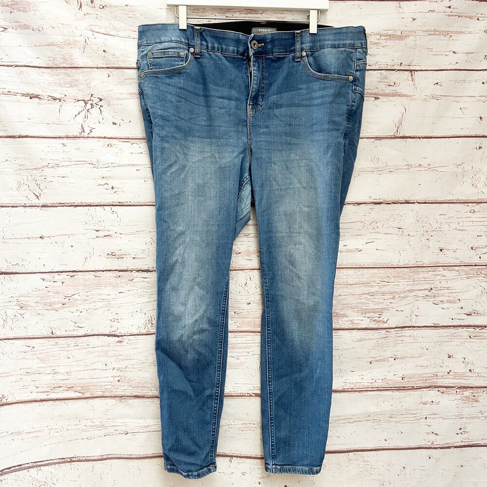 TORRID Bombshell Skinny Jeans Blue Wash Sz 20 R